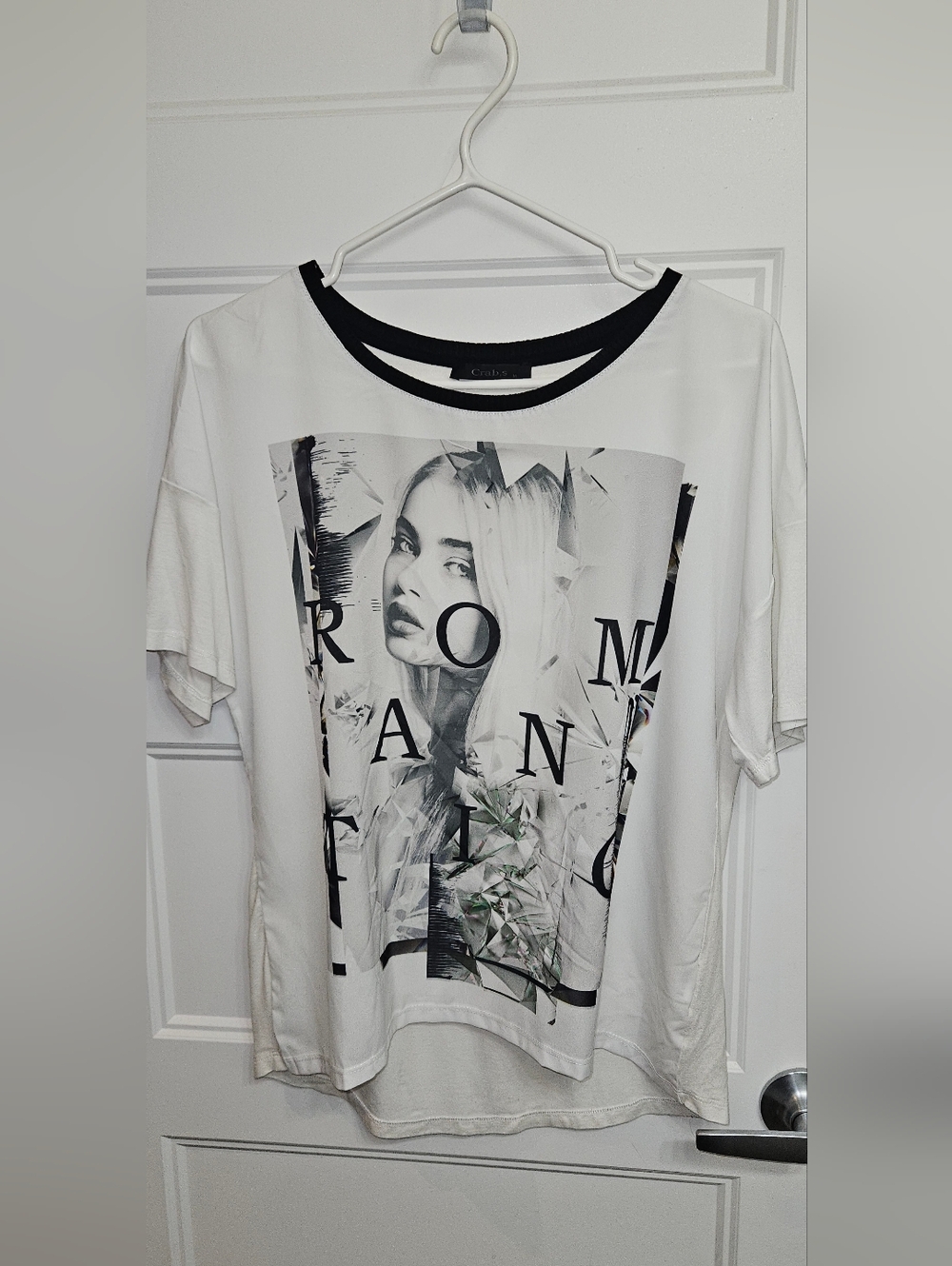 Women’s Graphic Short Sleeve Tee - White